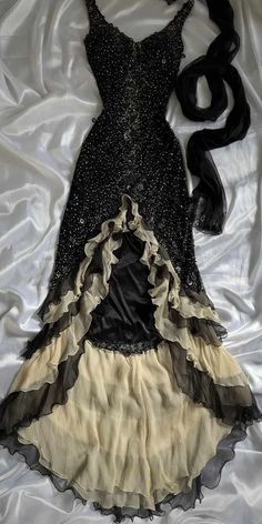 Long Ball Gown, Ball Gown Prom Dress, Prom Dress Inspo, Prom Dress Evening, Chique Outfits, Fairytale Dress, Gown Prom