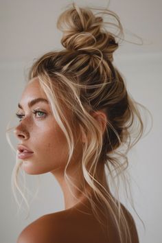 California Blonde Hair, California Blonde, Surf Hair, Medium Length Wavy Hair, Blonde Hair Transformations, Beach Blonde, Blonde Curls, Sleek Ponytail, Long Blonde Hair