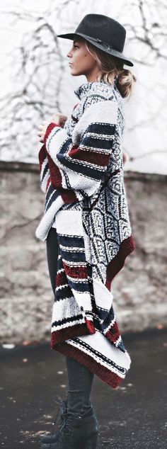 #winter #fashion / pattern print poncho Stile Boho Chic, Mode Shoes, Boho Mode, Stil Boho, Winter Boho, Bohol, Fashion Winter, Mode Inspo