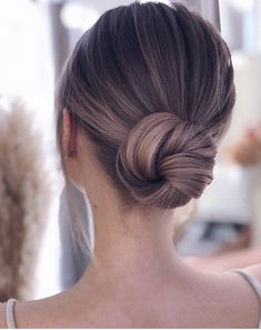 Simple Updos, Hairstyle Easy, Wedding Hair Up, Bridal Hair Updo, Braut Make-up, Easy Hairstyle, Wedding Hair Inspiration, Low Bun, Hair Up Styles