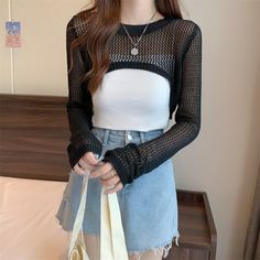 Length of back: about 27cm Bust:72-98cm Sleeve: 59cm Shoulder: 35cm Recommended weight:40-65kg EU SIZE: 30-36 UK SIZE: 4-10 US SIZE: 2-6 RU SIZE: 40-44 1 inch = 2.54 CM, 1 CM = 0.39 inch size may have 1-3CM errors because of manual measuremt Hello, friends, If you want to buy more than 1pc, please put all items in cart, then buy together, there will be only one shipping fee for buyers from most countries. Besides, if you are the follower of this shop, there will be 2%-5% more discount for many i Super Cropped Sweater, Pullover Crop Top, Long Sleeve Bathing Suit, Cropped Sweaters, Fall Outfits Korean, Female Shorts, Solid Sweaters, Vintage Swimsuits, Sweater Brands