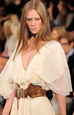 Isabel Marant Style, Spring New York, Boho Chic Aesthetic, 2011 Runway, Look Boho Chic, 2011 Fashion, Model Walks, Popsugar Fashion, Boho Chic Outfits