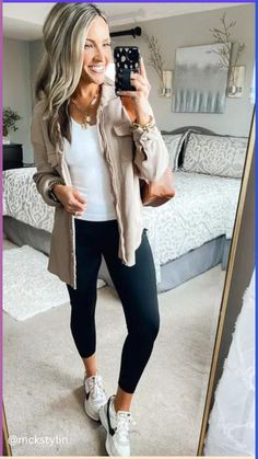 Best Body Language Trick for Your Business Improve Sports Mom Outfit, Casual Travel Outfit, Mom Outfits Fall, Leggings Outfit Summer, Early Fall Outfits, Casual Outfits For Moms, Athleisure Outfits, Mom Outfits, Casual Fall Outfits