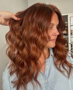 35 Reddish Brown Hair Colors You'll Fall In Love With Reddish Brown Hair Color, Hair Color Mahogany, Reddish Brown Hair, Hair Color Auburn, Reddish Brown, Brown Hair Colors, Auburn, New Hair, Hair Inspo