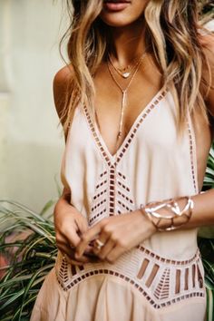 laser cut dress to dance the day and night away Mode Indie, Hippie Stil, Boho Mode, Fest Outfits, Mode Hippie, Boho Fashion Bohemian, Mode Boho