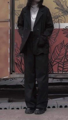 Boyish Outfits, Woman In Suit, Korean Outfit Street Styles, Fashion Top Outfits, Everyday Fashion Outfits, Woman Suit Fashion, Casual Day Outfits, Tomboy Outfits, Tomboy Style Outfits