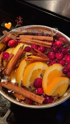 Christmas Dinner Aesthetic Food, Christmas Kitchen Aesthetic, Christmas Food Aethstetic, Christmas Recipes Aesthetic, Christmas Nastolgia, Christmas Aesthetic 2023, Christmas Aesthetic Food, Merry Christmas Food, Christmas Aesthetic Pictures