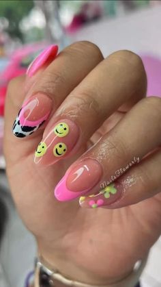 Nails Trendy 2023, Summer Nails Designs 2023, New Summer Nails, Beautiful Summer Nails, Book Nail Art, Bright Nail Designs, Bunny Nails, Lace Nails, Classy Acrylic Nails