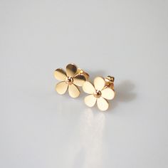 Meideya Jewelry Flower Stud Earrings gold Earrings Cute Simple, Cheap Gold Birth Flower Earrings, Gold Flower Earrings Studs, Golden Studs Earrings, Gold Flower Earrings With 3d Flowers, Gold Hypoallergenic Flower Earrings, Hypoallergenic Gold Flower Earrings, 14k Gold Flower Earrings For Gift, Flower Shaped Tarnish Resistant Earrings For Gift