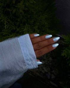 #nails #blue #haileybieber #summer Cute Spring Birthday Nails, Birthday Spring Nails, Blue Crome Nails French, Blue Dress Nails, Classy Summer Nails Simple, Blueberry Milk Nails, Chrome Nail Colors, Milk Nails, Blueberry Milk