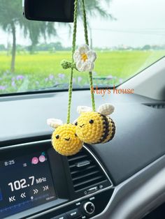 🌸Milk cotton material 🌸Size: car hanging: overall length: 40cm~ 15.7in,  keychain: 9cm ~3.5in This beautiful crochet bees can be hung not only in your car but can be hung on bags, backpacks, curtain tiebacks and more. We hope you will enjoy these cutie bees as much as we enjoyed making them. NOTE: -Product size may vary by 0.2"/0,5cm as all products are handcrafted. -Color may vary slightly due to screen settings and lighting. -If you need other length or any further information, assistance, c Crochet Car Air Freshener Pattern, Volkswagen Crochet, Crochet Car Vent Clip, Crochet Bees, Car Mirror Hangers, Ornament Crochet, Car Mirror Charm, Car Vent Clip, Crochet Car