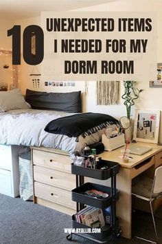 I wish I had this guide when I was going into college. I had to go to Target so many times for the essential items that I ended up needing for my college dorm room. Cool Dorm Room Ideas, College Dorm Diy, Dorm Party, Cool Dorm, Dorm Room Decor Ideas, My Dorm Room, University Dorms, Unique Bedroom Design