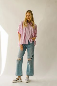 Daytime Button-up Blouse With Button Closure, Chic Button-up Daytime Blouse, Chic Button-up Blouse For Daytime, Chic Daytime Button-up Blouse, Spring Daytime Button-up Tops, Spring Button-up Tops For Daytime, Collared Blouse For Daytime In Spring, Spring Daytime Blouse With Button Closure, Cotton Button-up Tops For Daytime