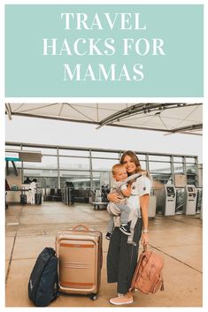 Mom Travel Outfit, Mom Travel Hacks, Flying With A Toddler, Airport Travel Outfits, Outfits For Moms, Comfy Travel Outfit, Airplane Outfits, Travel Outfit Plane, Flying With Kids