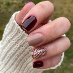 Fall Nails With Glitter, Mail Colors, Feather Nails, Fall Nail Ideas, Festive Nail Art, Nail Shimmer