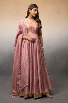 Pink pleated flare shimmer finish anarkali with banarasi bodice, elevated with beaded butti embroidery. Paired with a dupatta with beaded border. - Aza Fashions Elegant Maxi Length Raw Silk Salwar Kameez, Bollywood Style Tissue Silk Dress With Cutdana, Tissue Silk Anarkali Dress With Cutdana, Floor-length Tissue Silk Anarkali With Gota Work, Anarkali Tissue Silk Gown With Pallu, Anarkali Tissue Silk Dress With Cutdana, Floor-length Tissue Silk Anarkali Set With Dupatta, Cutdana Embellished Tissue Silk Anarkali Dress, Elegant Art Silk Dress With Gota Work