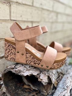 Wedge of Nude Flowers Sandals* | gussieduponline Neutral Sandals, Outfit Upgrade, Embellished Denim Jacket, Sandals Cute, Floral Wedges, Flower Sandals, Light Brown Leather, Embellished Denim, Womens Sandals Wedges