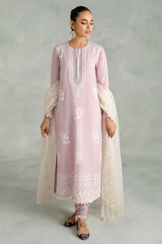 Traditional Pakistani Salwar Suit in Lilac Salwar Kameez and Dupatta is the epitome of tradition that will give you a head-turning look on the festive occasion. This beautiful Dress with high flare trousers will steal everyone's hearts at the very first glance by its lavish designs and premium fabric. Premium Jacquard Kameez: The beautiful kameez is graceful floral designs with details of motifs and sequins enhance the charm of this perfectly stitched salwar kameez with beautifully embellished s Pakistani Salwar Suit, Dupatta Top, Branded Outfits, Pakistani Salwar, Raw Silk Fabric, Lawn Suit, Organza Sleeves, Stitch Clothes, Embroidered Dupatta