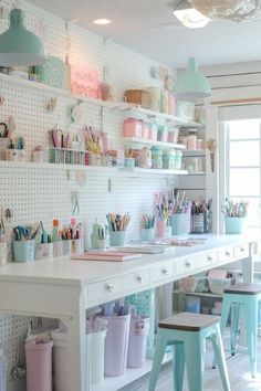 Corner Shelves Craft Room, Craft Room Colors, Craftrooms Ideas Work Spaces, Craft Room Built Ins, Craft Room Aesthetic, Craft Room Decorating Ideas, Art Nook, Craft Nook