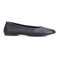 The Wilma is not your basic ballet flat. Its woven leather upper will add a touch of vintage flair. Black Leather Flats With Woven Sole, Black Ballet Flats With Textured Sole For Spring, Casual Woven Leather Ballet Flats, Dress Loafers, Closed Toe Shoes, Black Ballet Flats, Casual Loafers, Pointed Toe Flats, Ballet Flat