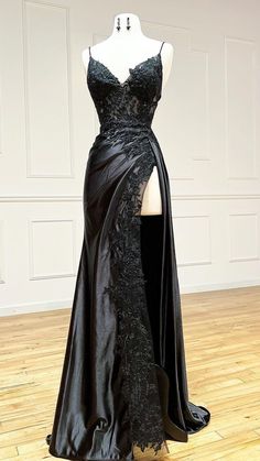 Era Victoria, Moda Grunge, Black Lace Evening Dress, Lace Long Prom Dress, Printed Prom Dresses, Chique Outfits, Prom Dresses Sleeveless