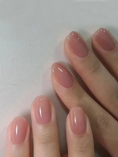 Wedding Short Nails Design, Cute Nail Art Acrylic, Short Nails Without Nail Polish, Delicate Short Nails, Elegant Graduation Nails, Press On Nails Natural, Simple Summer Nails No Design, Cute Simple Square Acrylic Nails, Gel Nails Ballerina Short