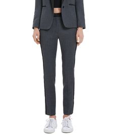 Tennis Shoes Business Casual Outfit, Trainers Office Outfit, Business Professional Outfits Sneakers, Wearing Tennis Shoes To Work, Business Outfits With Tennis Shoes, Cute Work Outfits With Tennis Shoes, Slacks With Tennis Shoes Outfit, Dress Slacks With Sneakers, Work Outfits Tennis Shoes