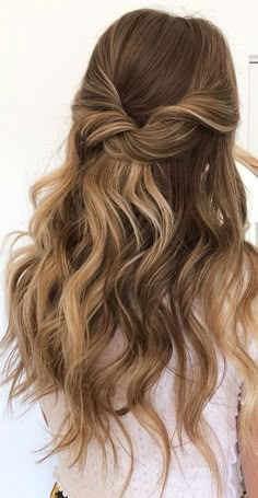 Wedding Half Up Half Down Fine Hair, Twist Hairstyles Half Up Half Down, Prom Hairstyles Fine Hair, Fancy Bobby Pins Hairstyles, Half Down Half Bun Hairstyles, Easy Bridal Hair Half Up, Bridal Hair Half Up Middle Part, Wedding Hairstyles Half Up Half Down Fine Hair, Minimalist Prom Hair