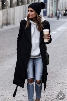 Chic Winter Coat, Sporty Chic Outfits, Fall Outfits 2018, Sporty Chic Style, Winter Coat Dress, Fall Fashion Coats, Sweater Hat, Outfit Trends, Sporty Chic