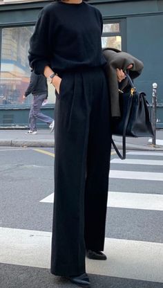 Classy Work Outfits Aesthetic, Minimalistic Office Outfit, Black Evening Dress Elegant Midi, Classy Pants Outfits Chic, Edgy Office Style, Architect Fashion Women Outfits, Womens Black Tie Outfit, Trendy Minimalist Outfits 2023, Black Dress Outfit Classy Elegant Formal