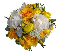 a bouquet of yellow and white flowers