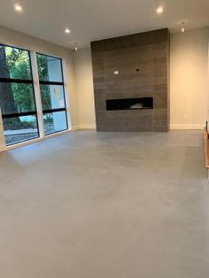 Modern concrete overlay in a home in Dallas. Farmhouse With Concrete Floors, Epoxy Basement Floor Ideas, Concrete Epoxy Floor, Adu Interior, Microcement Floor, Concrete Epoxy, Concrete Overlay