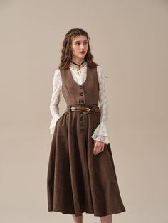 This exquisite piece will transport you to an era filled with nostalgia and grace. the delicate and intricate herringbone pattern adds depth and character to the skirt, charmingly combining vintage style with a modern twist.This skirt is designed with versatility in mind. with buttons on the front effortlessly open and Late 1800s Womens Fashion, 1800s Farmer Clothes, 1899 Womens Fashion, Vintage With Modern Outfits, Colonial America Fashion, Dickens Fair Outfit, Woman Vintage Outfit, 40s 50s Fashion For Women, Victorian Era Fashion Modern