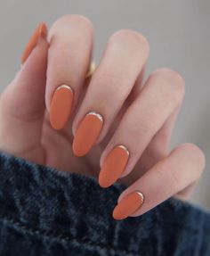 23 Pretty Burnt Orange Nail Ideas To Get This Fall - Life Prettified Orange Nail Designs, Thanksgiving Nail Designs, Burgundy Nails, Round Nails, Fall Nail Art