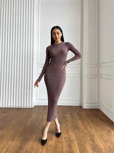 Introducing the Cotton Autumn Bodycon Knit Dress with Long Sleeves - a perfect blend of comfort and elegance, ideal for your next dinner date or special occasion. This slim-fit maxi dress features a fine knit fabric with an original pattern on the front, adding a unique touch to a classic design. 🍂 Made from soft and breathable 100% cotton, this sweater dress offers both style and coziness, making it the perfect choice for cooler autumn evenings. The long sleeves and flattering silhouette ensure you stay warm while looking effortlessly chic. Whether you're heading out for a romantic dinner or attending a casual gathering, this dress fits the occasion perfectly. The dress's bodycon fit highlights your curves, while the soft knit allows for easy movement and all-day comfort. The elegant des Bodycon Knit Dress, Dinner Date Outfits, Fitted Maxi Dress, Knitted Bodycon Dress, Dress With Long Sleeves, Date Outfits, Fine Knit, Dress Clothes For Women, Knitting Designs