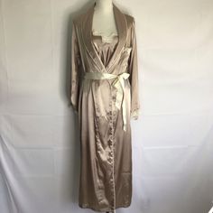 Nwt - Gilligan And O’malley Women Taupe/Tan Cream Lace Robe & Bralette Cami 2 Piece Night Set Size S. Robe W/ Cream Hemming Lace Front Pockets, Ribbon Tie Belt. Bralette Cami Spagetti Adjustable Straps, Lace Front, Slit Lace Sides. A Very Elegant Sleepwear Gift Never Worn. See Pics For Measurements. No Rips Or Tear. Great On Vacation Womens Robes Long, Elegant Sleepwear, Satin Bridal Robe, Night Set, Silky Robe, Silk Pajamas Women, Kimono Shirt, Belted Robe, Lounge Robes