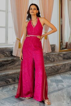 Jumpsuits For Women Halter Neck, Halter Neck Kurti With Sleeves, Halter Neck Indian Dress, Halter Neck Traditional Dress, Sukhmani Gambhir Outfits, Halter Neck Jumpsuit Outfit, Halter Neck Dress Indian, Ethnic Jumpsuit Indian Wedding, Jumpsuit Indian Outfit