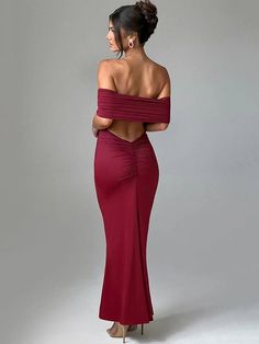 Step into the spotlight with our Strapless, Backless, Sexy Maxi Dress for Women. An elegant, off-shoulder, sleeveless bodycon design perfect for any upscale party. Shop now for timeless elegance! Dubai Dress, Bodycon Long Dress, Party Long Dress, Dirndl Outfit, Burgundy Maxi Dress, Long Dresses Elegant, Bodycon Evening Dress, Bardot Neckline, Maxi Dress For Women