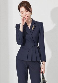 Blue Female Suit, Female Suit, Winter Fashion Outfits Casual, Belted Blazer, Coachella Outfit, Power Dressing, Blazer Set, Style Mistakes, Business Attire