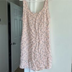 Never Worn. Perfect Condition. Best For A Small Medium Or Small Girl! Printed Mini Dress For Daywear, Sleeveless Printed Mini Dress For Daywear, Sleeveless Mini Dress With Ditsy Floral Print For Daywear, Sleeveless Ditsy Floral Mini Dress For Daywear, Plaid Jumper, Black Sundress, Floral Dress Formal, Small Girl, American Eagle Dress