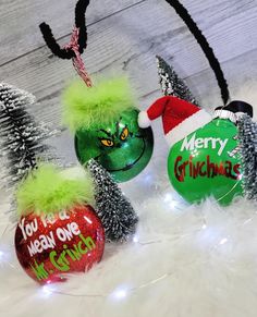 Who doesn't love the grumpy Grinch! handmade felt Santa hat  *FREE personalization *Plastic shatter proof ornaments *4 inch oval ornament Grinch Christmas Ornaments Diy, Felt Santa, Grinch Ornaments, Christmas Decorations Diy Outdoor, Grinch Christmas, Custom Ornament, Handmade Felt