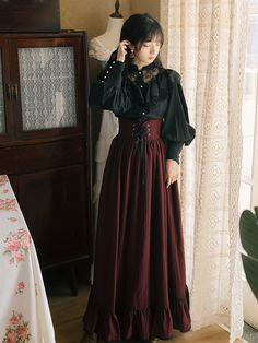 Old European Clothes, European Vintage Fashion, Victorian Formal Dress, Fantasy Style Outfits, Old European Fashion, Dark Academia Dress Formal, Old Fashion Dresses Vintage Classy, Masculine Dresses, Old Style Dresses