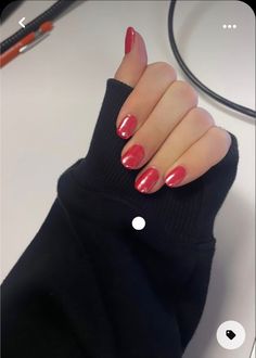 Celeb Nails 2023, Chrome Over Red Nails, Red Metalic Nails Ideas, Hailey Bieber Strawberry Nails, Red And Matalic Nails, Red Pearly Nails, Red Frosted Nails, Short Chrome Red Nails, Ruby Red Chrome Nails