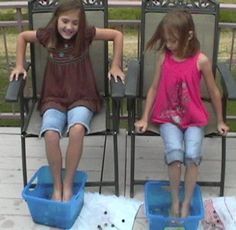 Marble Race –-using only your feet, how many marbles can you get out of a bucket of water in just one minute? Fun! Bucket Of Water, Marble Race, Family Reunion Games, Youth Group Games, Minute To Win It