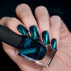 ILNP VIP - Black-Based Teal Magnetic Holographic Nail Polish Teal Nail Polish, Teal Nail Designs, Ilnp Nail Polish, Glitter Gradient Nails, Vip Experience, Overlay Nails, Dance Together, Teal Nails, Negative Space Nails