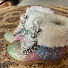 Juicy Couture Lace Up Boots White Round Toe Booties For Party, White Round Toe Party Booties, White Round Toe Winter Booties, Cute White Closed Toe Boots, Cute White Lace-up Boots, Trendy White Winter Booties, Cute White Winter Booties, Couture Boots, Juicy Couture Boots