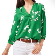 Vince Camuto Spring Items Kelly Green White Floral Blouse Mid-Sleeve V-Neck Flowy. Size Xs. New With Tags. Msrp $74 Green & White Floral Whisps Three-Quarter Sleeve V-Neck Top Three-Quarter Sleeve Top Fashioned With A V-Neckline And A Bright Floral Print First 2 Pics Are At Noon. The Rest Are Around 5/6pm The Previous Day. I Hope This Is Useful Super Lightweight! Billowy Flowy Beautiful! V-Neck Notched Neckline Kelly Green With White Floral Pattern Colorway - Alpine Grove The Ruched Shoulders Ar Floral Print V-neck Tops For Work, Spring Long Sleeve V-neck Top For Brunch, White V-neck Top For Spring Workwear, Versatile Long Sleeve V-neck Top For Spring, Chic Spring Blouse With Notched Neckline, Chic Spring Top With Notched Neckline, Spring Notched Neckline Workwear Blouse, Chic Tops With Notched Neckline For Spring, Spring Workwear Blouse With Notched Neckline