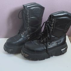 Super Super Rare Rare Goth Anarchic Tuk Combat Boots Sz-8 Men These Are Heavy 6lbs They Are Chunky. All Man Made Vegan Boots. Super Cute And Look Better In Person. Wore One Halloween Back In 2002 The Details Are Amazing And Love The Metal Accents. Back In 2002, Punk Boots, Vegan Boots, Gothic Punk, First Halloween, Metal Accents, Metallic Accents, Black Silver, Combat Boots