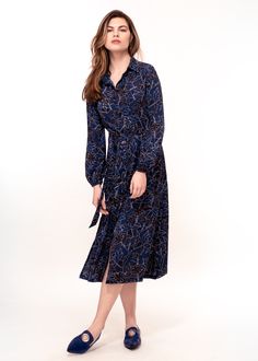 A statement shirt dress. The Acacia has a relaxed fit with a fabric tie belt and side splits. it Can be worn cinched and buttoned up as a sophisticated office essential or open over jeans and a cami for a casual weekend feel.  - 100% polyester. digitally printed directly to fabric for minimal water usage. By next season we aim for this style to be produced using 100% recycled materials. Fall Winter Capsule Wardrobe, Vintage Fashion 1950s