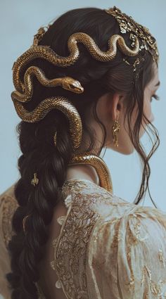 17 Medusa Hair Ideas: Spellbinding Halloween Hairstyles to Try This Year | LooksNiceOnMe Golden Medusa Costume, Medusa Dance Costume, Halloween Ball Outfit, Medusa Aesthetic Outfit, Hot Medusa Costume, Halloween Costumes Women Medusa, Medusa And Poseidon Costume, Halloween Concept Costumes